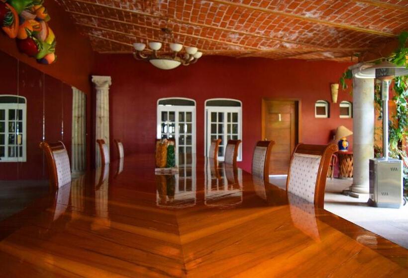 ホテル El Mesón De Doña Josefina