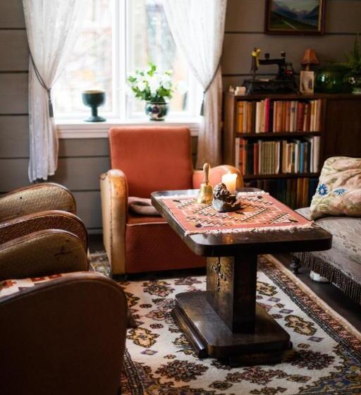 בית מלון כפרי Lodgen Stryn