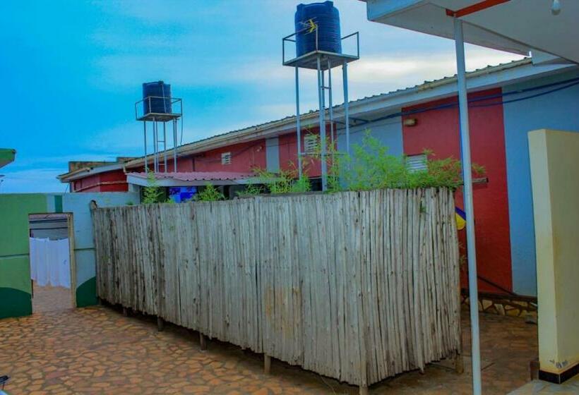 هتل Rochester Guest House