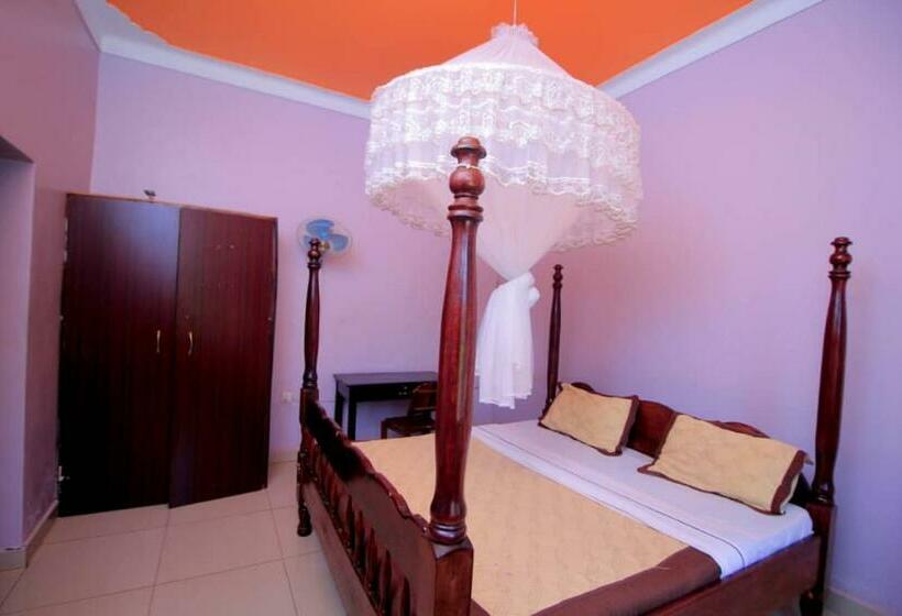 هتل Rochester Guest House