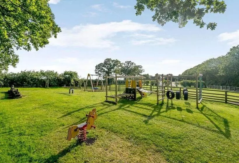 Lomakeskus Castle Brake Holiday Park