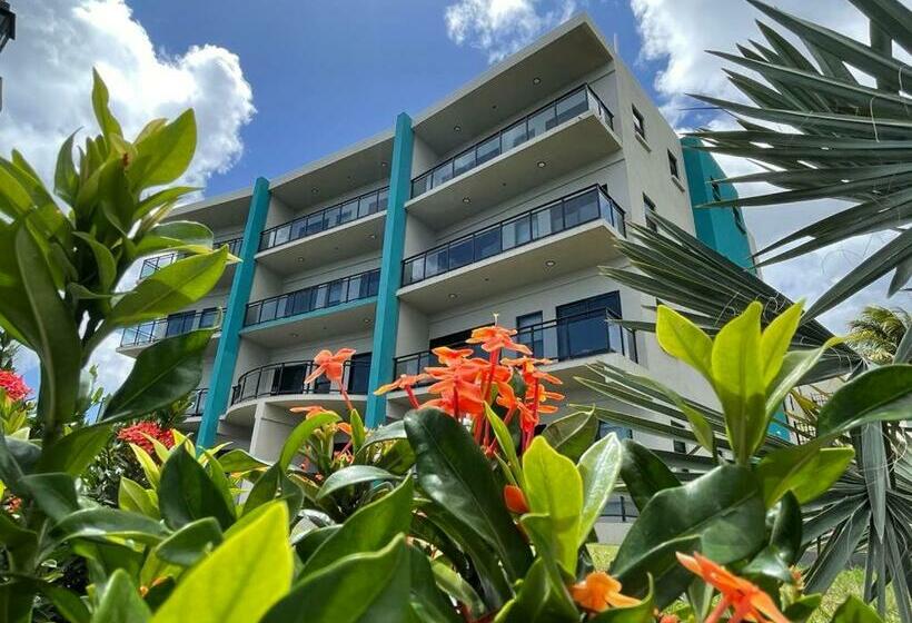 Hillsboro Suites & Residences Condo Hotel, St Kitts