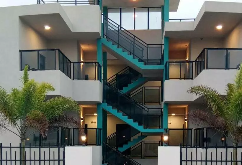 Hillsboro Suites & Residences Condo Hotel, St Kitts