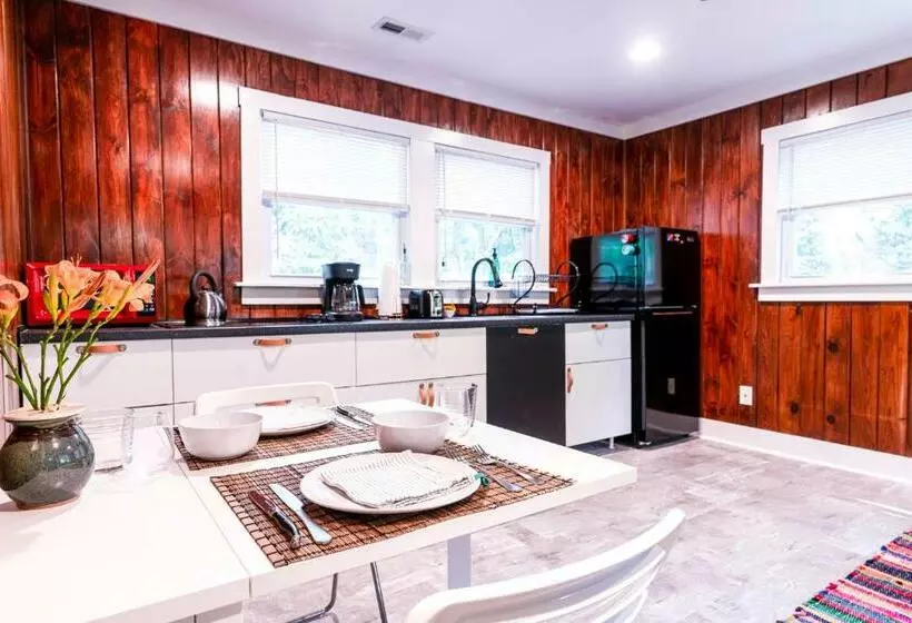 Hotelli Foggy Bottom Cabins