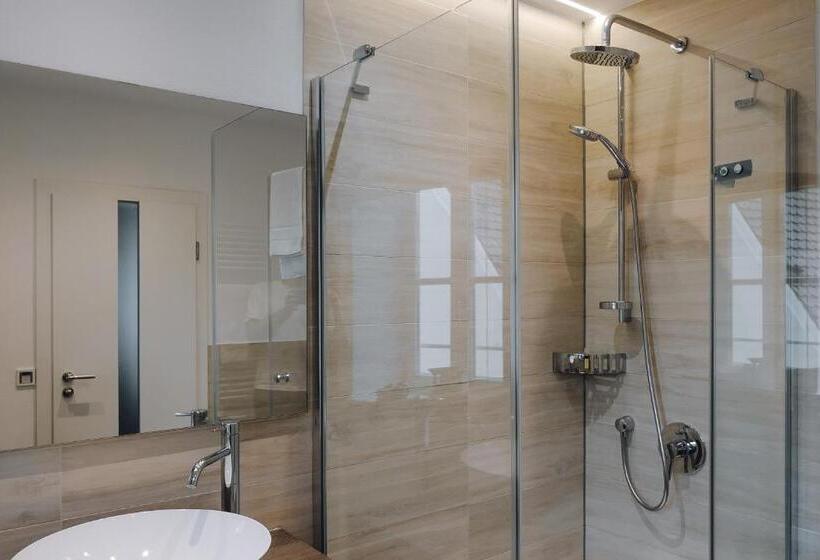 هتل Little 7   Boutique