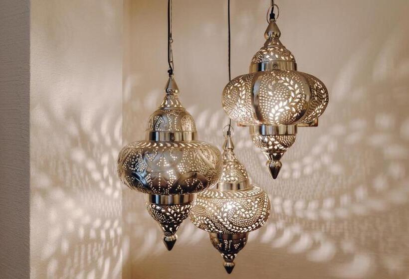 هتل Little 7   Boutique