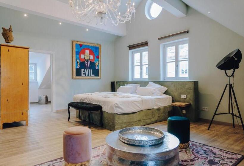 هتل Little 7   Boutique