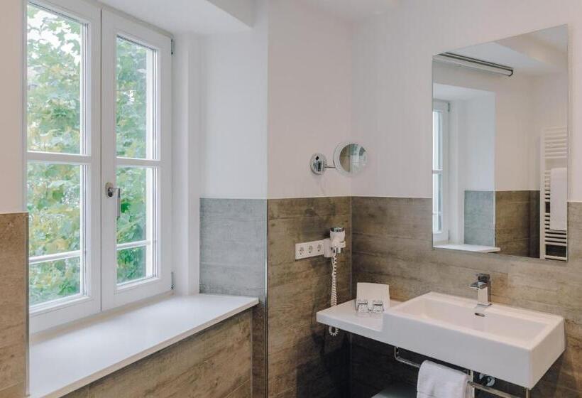 هتل Little 7   Boutique