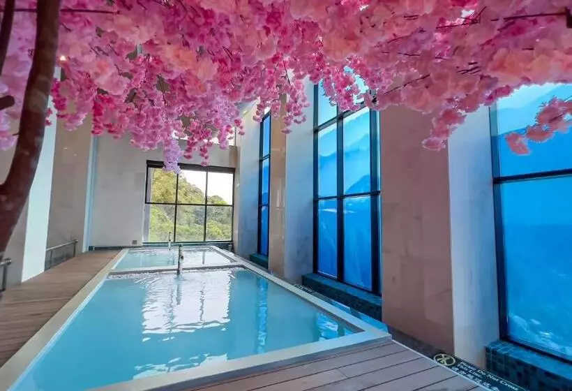 ホテル The Yanné, Onsen