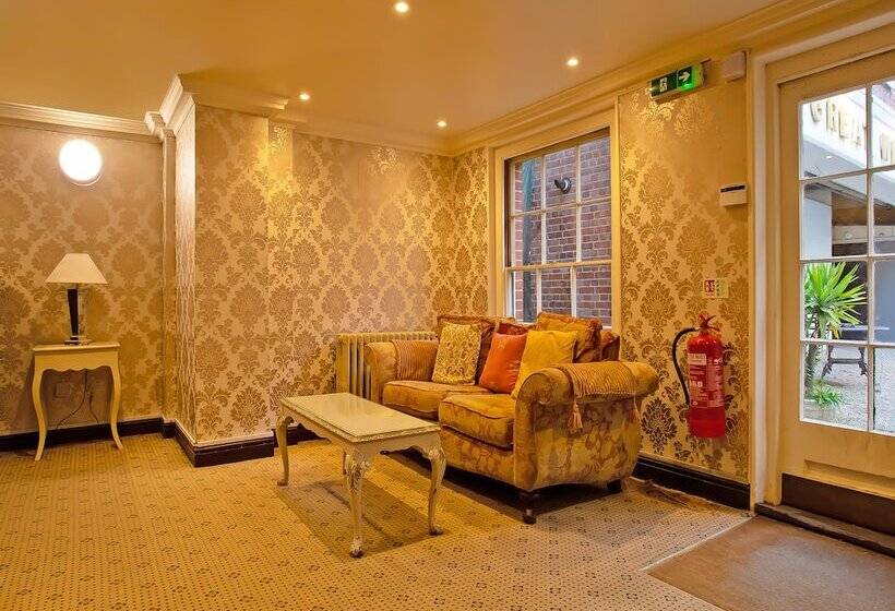 בית מלון כפרי Great White Horse