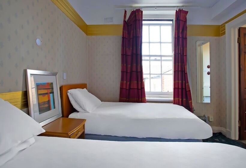 בית מלון כפרי Great White Horse