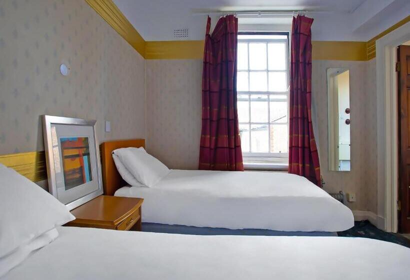 בית מלון כפרי Great White Horse