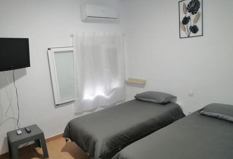 بنسيون La Callejuela