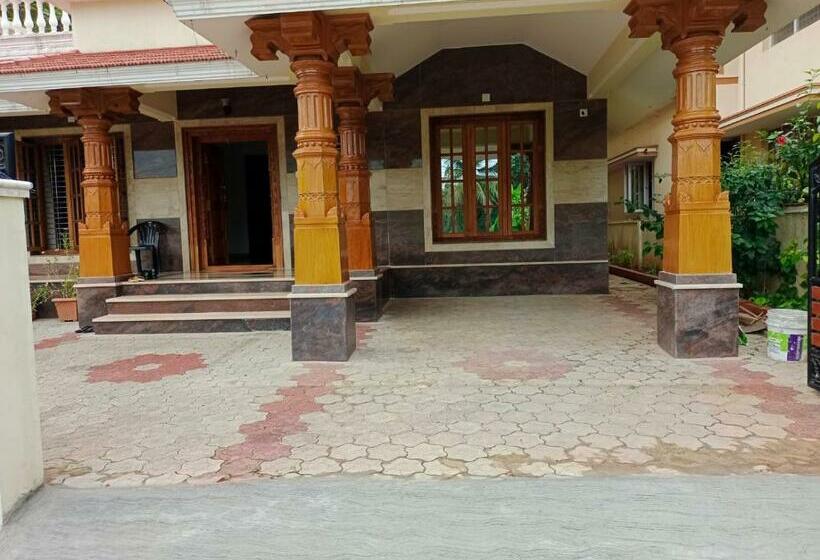 ペンション Sri Krishna Palace