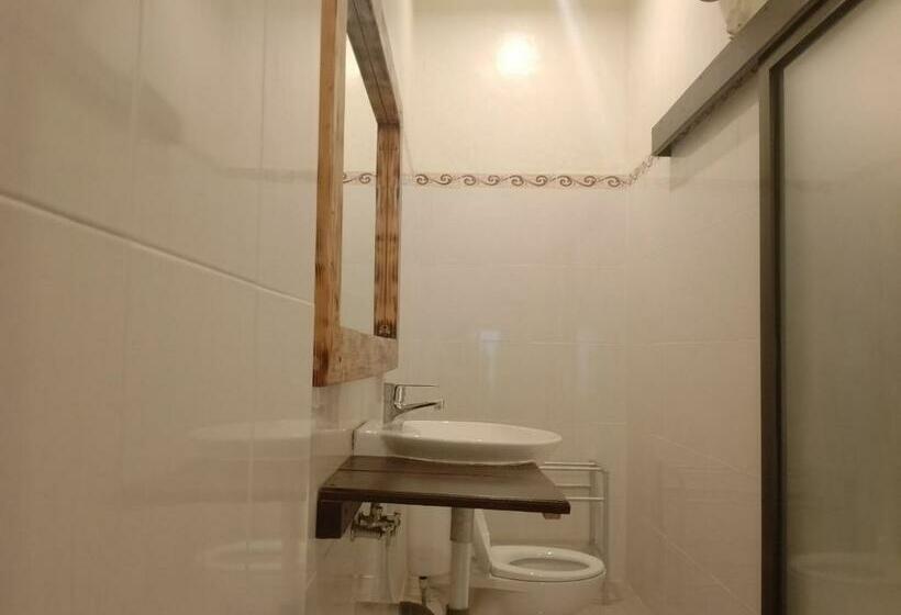 פנסיון Yanti Guest House