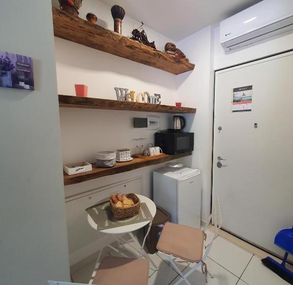 Bed and Breakfast Civico 11 Guest House  Free Parking Wi Fi