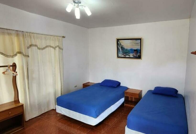 فندق Hostal Neptuno   Poseidon