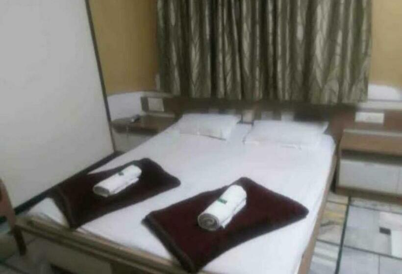 酒店 Oyo 93303  Mundra