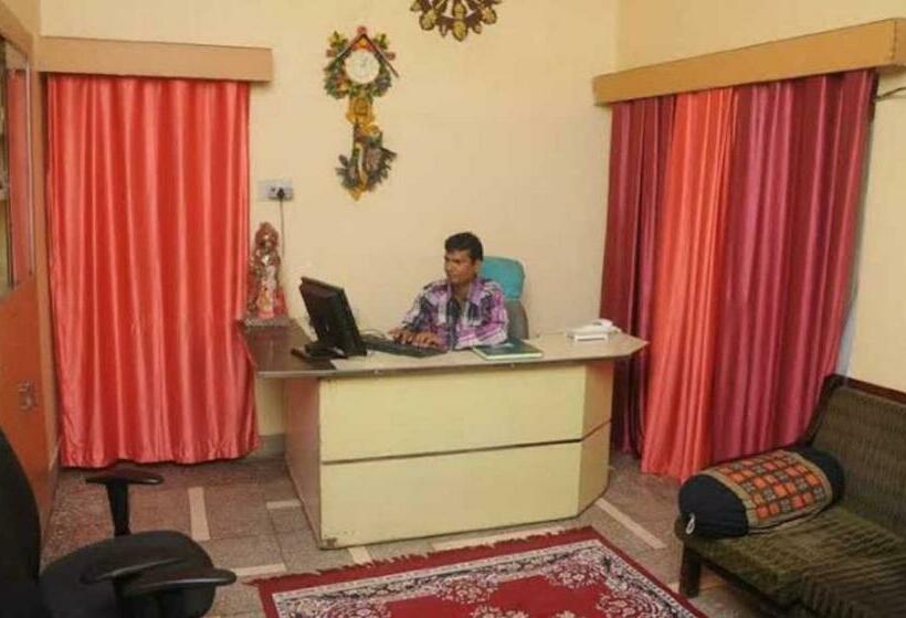 酒店 Oyo 93303  Mundra