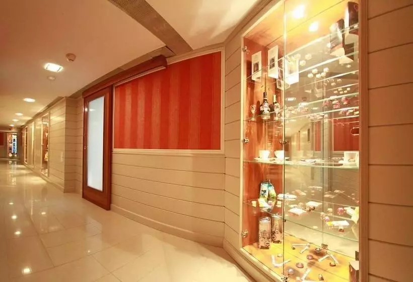 هاستل Monte Carlo Palace Rooms