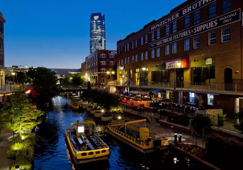 ホテル Holiday Inn Express & Suites Oklahoma City Downtown   Bricktown, An Ihg