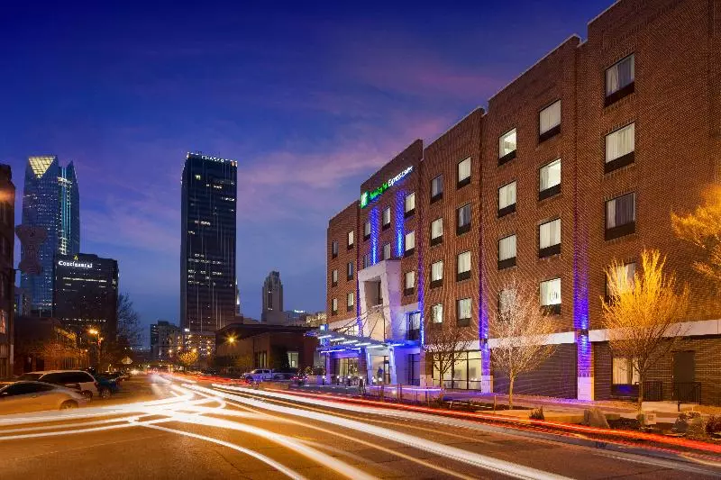 ホテル Holiday Inn Express & Suites Oklahoma City Downtown   Bricktown, An Ihg