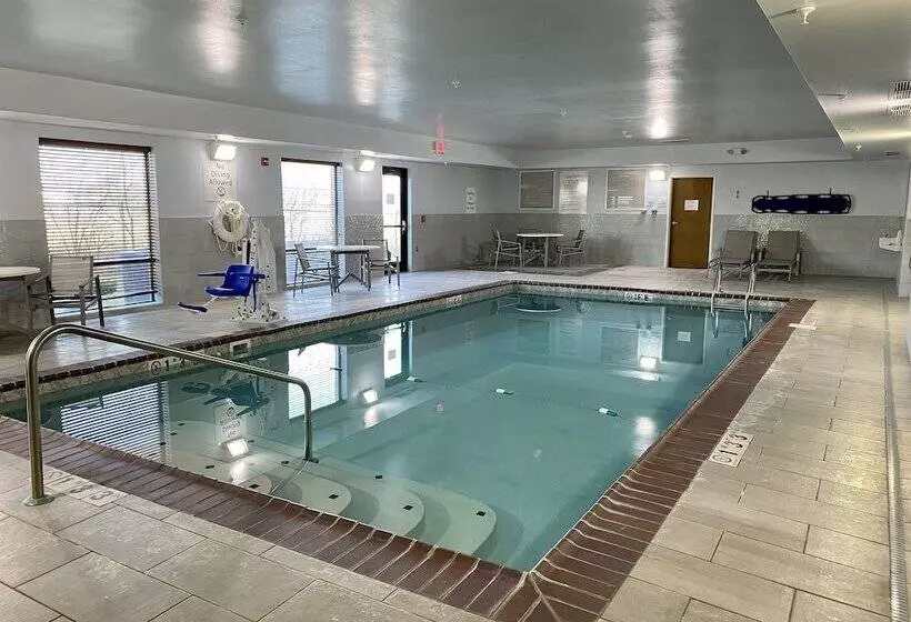 فندق Holiday Inn Express Sidney, An Ihg