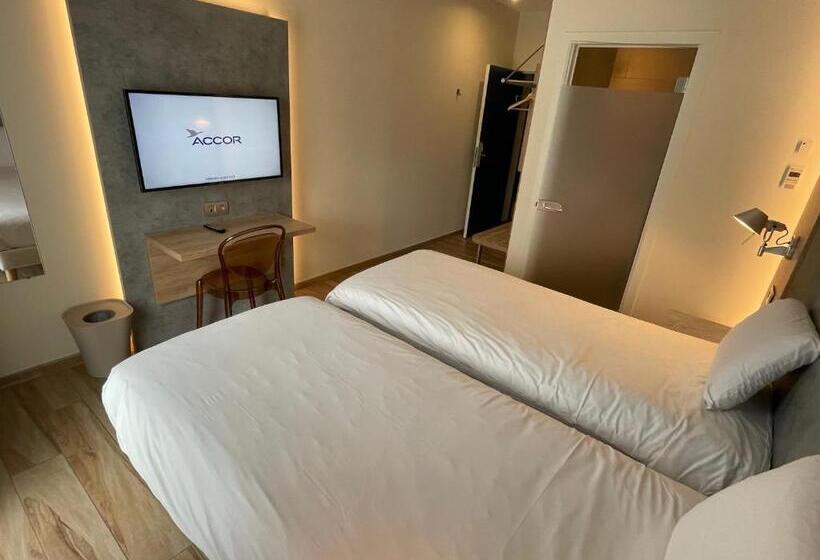 هتل Ibis Styles La Louviere