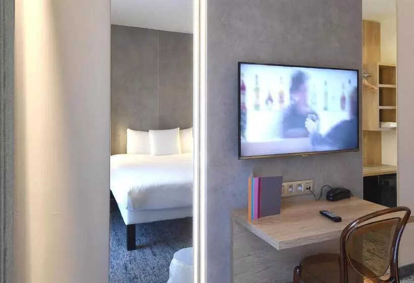 בית מלון כפרי Ibis Styles La Louviere