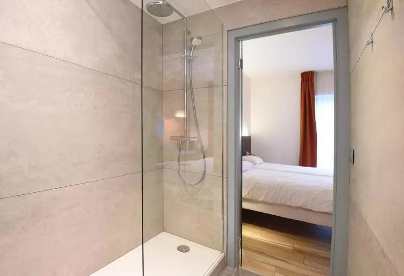 בית מלון כפרי Ibis Styles La Louviere