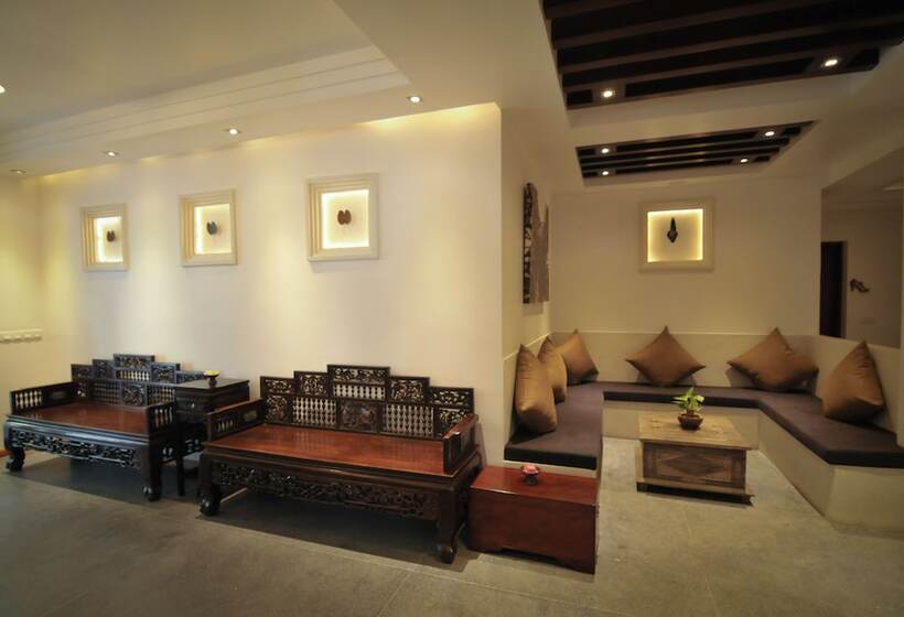 Hotel La Rose Suites