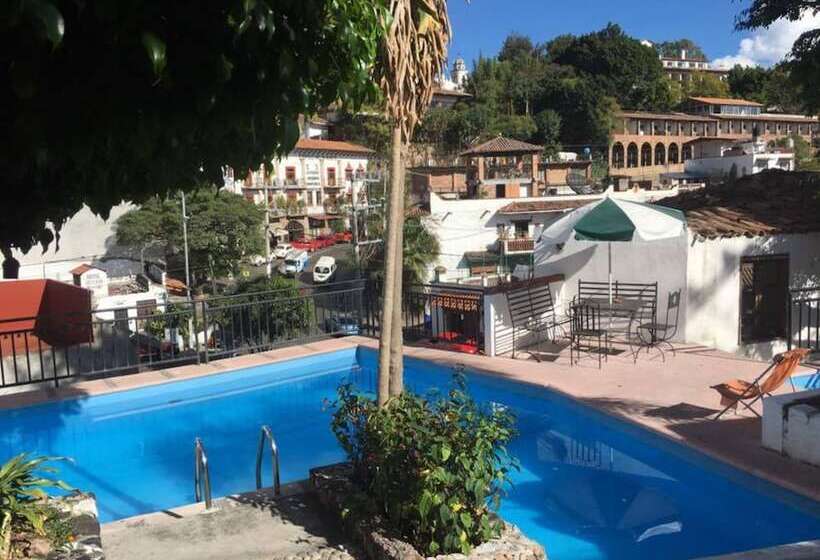 هتل Real De San Diego