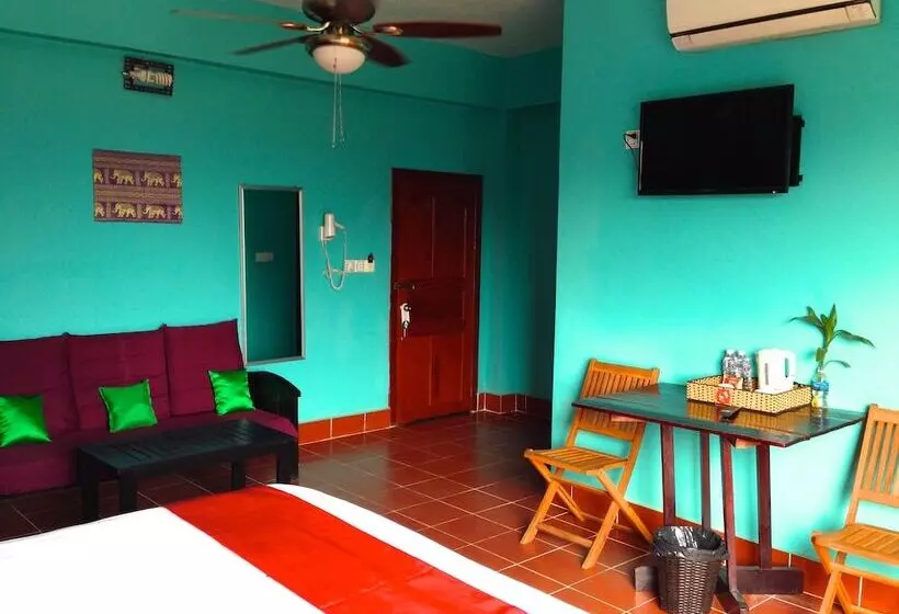 هتل River Dolphin