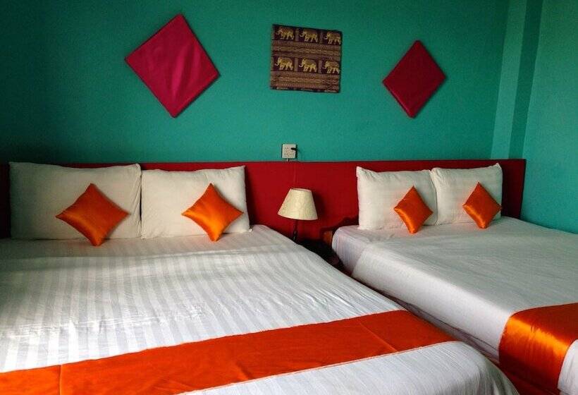 هتل River Dolphin