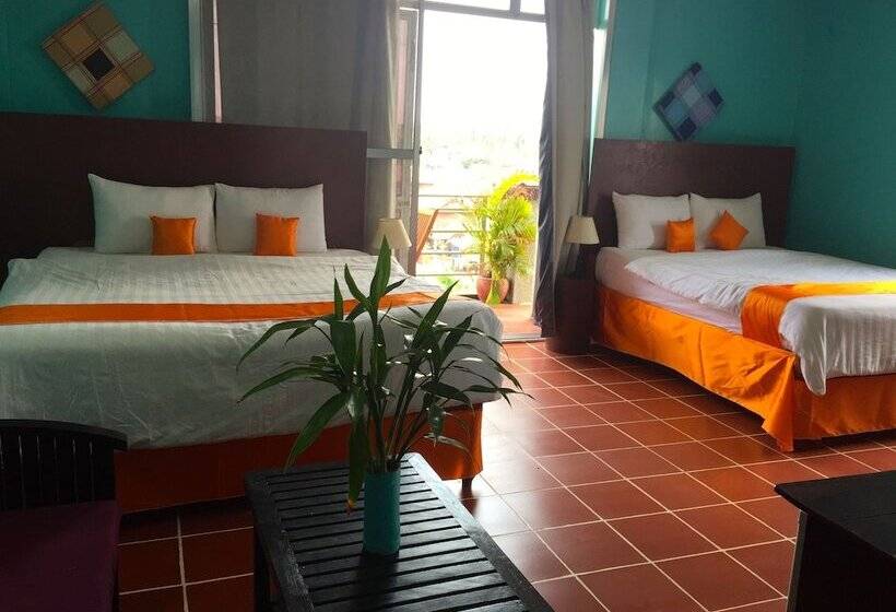 هتل River Dolphin