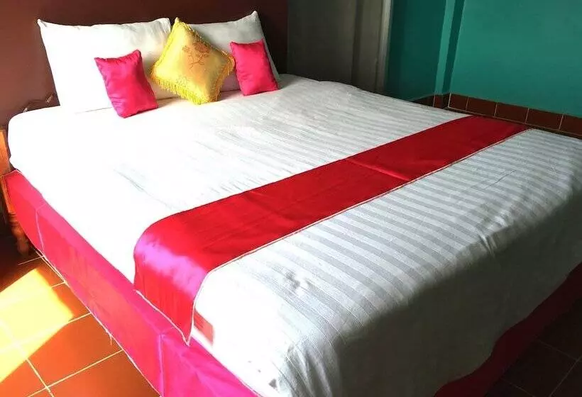 هتل River Dolphin