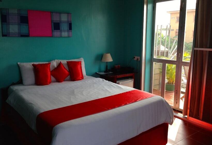 هتل River Dolphin