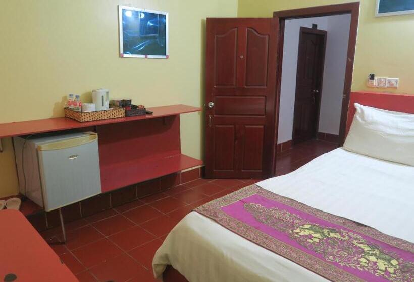 هتل River Dolphin