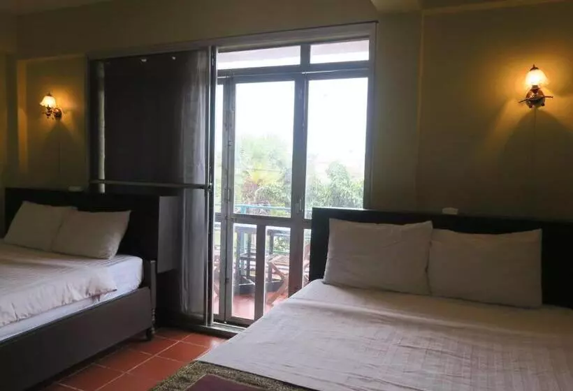 هتل River Dolphin