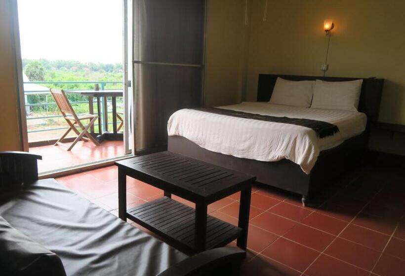 هتل River Dolphin