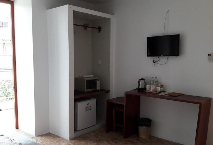 בית מלון כפרי The Flora Boutique