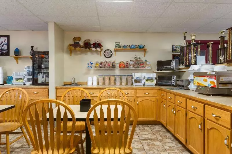 هتل Travelodge By Wyndham Fredericton