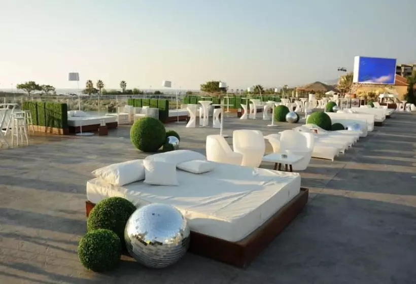 Veer Luxury Boutique Hotel & Beach Club