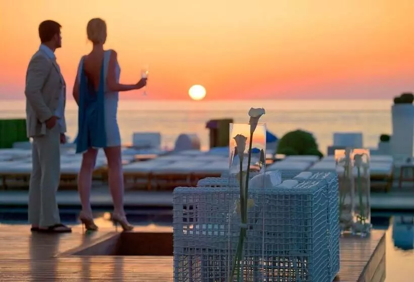 Veer Luxury Boutique Hotel & Beach Club