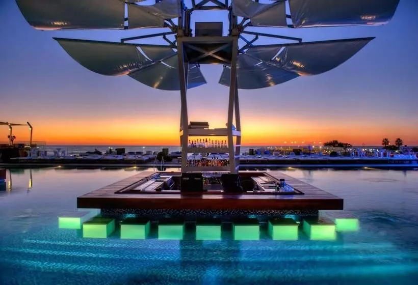 Veer Luxury Boutique Hotel & Beach Club