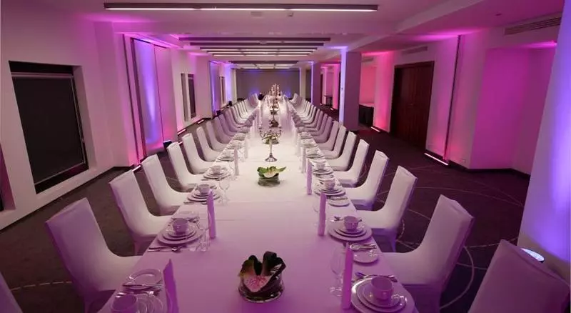 فندق Warsaw Plaza