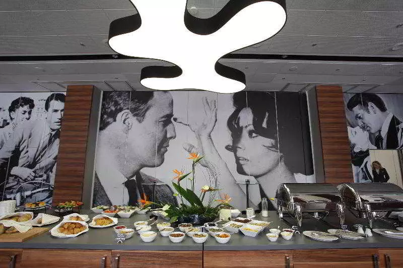 فندق Warsaw Plaza