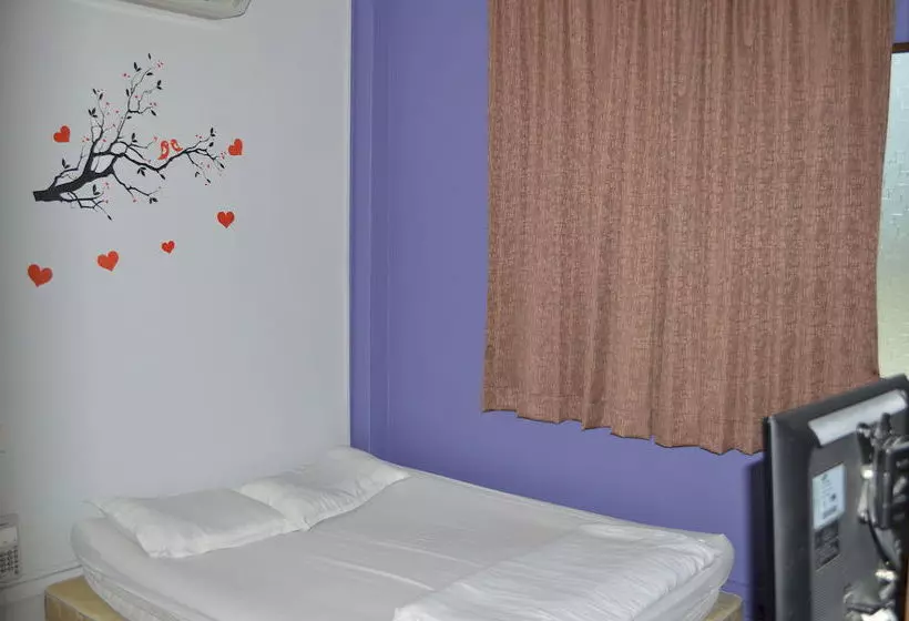 Mercury Backpackers Hostel