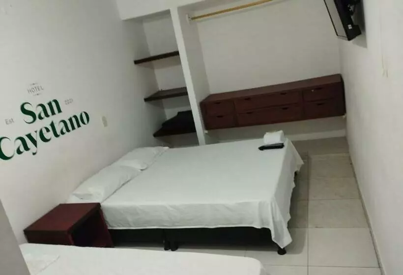 ホテル San Cayetano