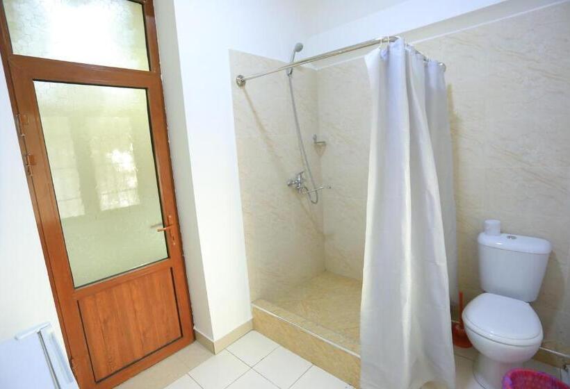 Hotel Tiny Art House Near Of Airaport